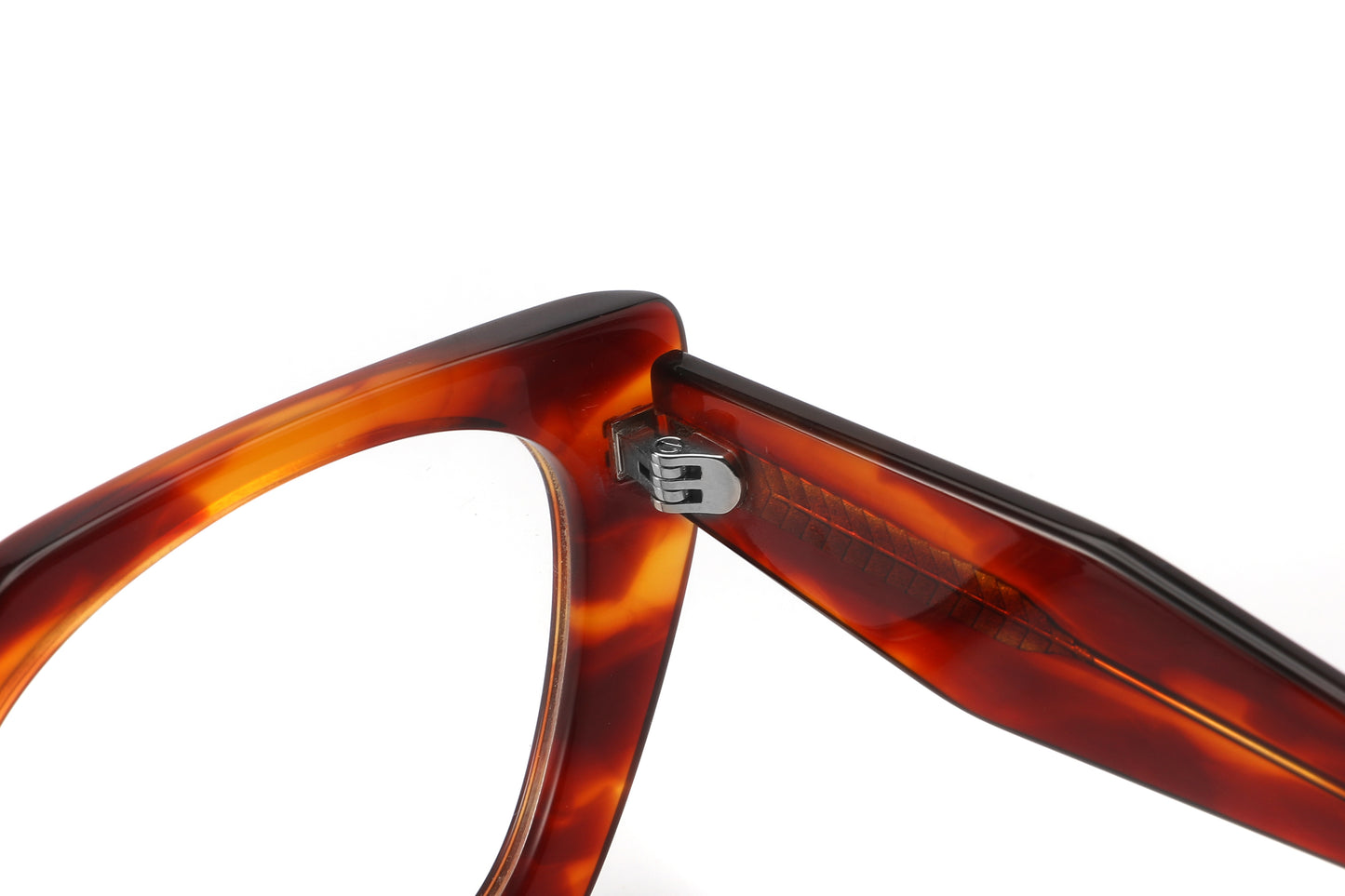 Optical Frames in UAE