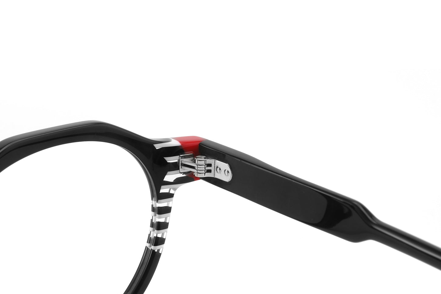 Optical Frames in UAE
