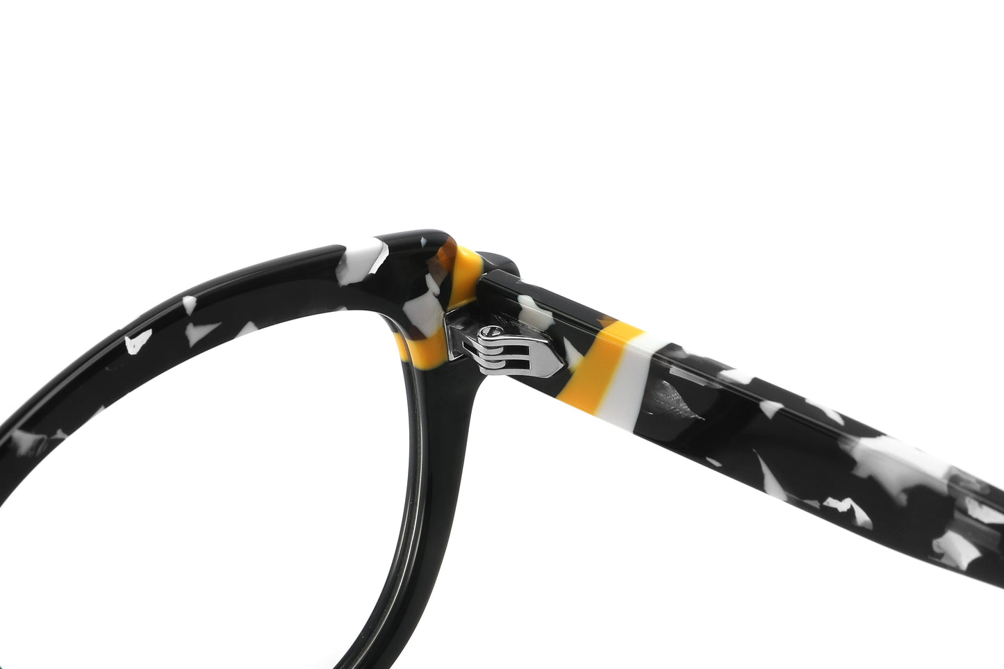 Optical Frames in UAE