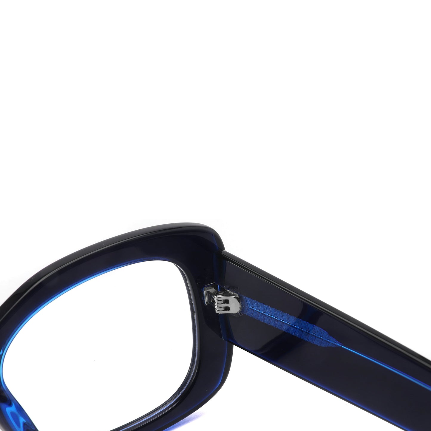 Optical Frames in UAE