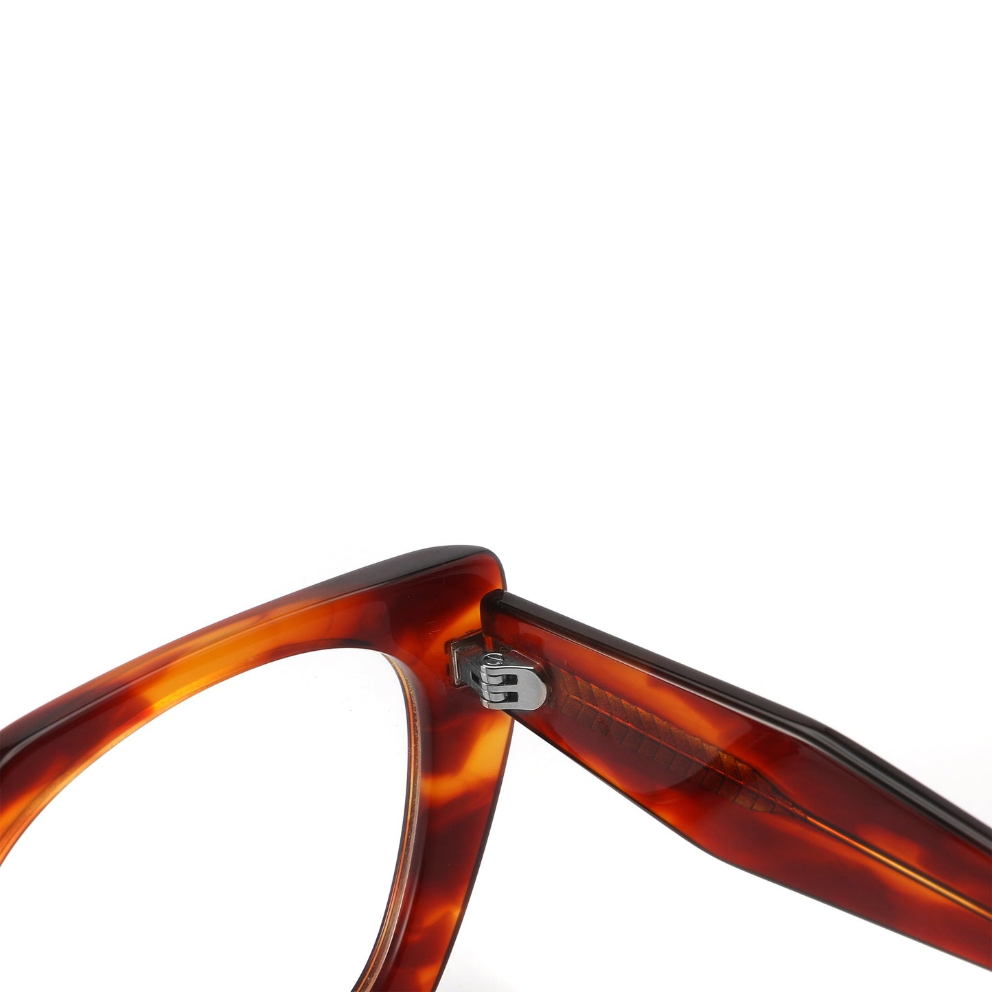 Optical Frames in UAE