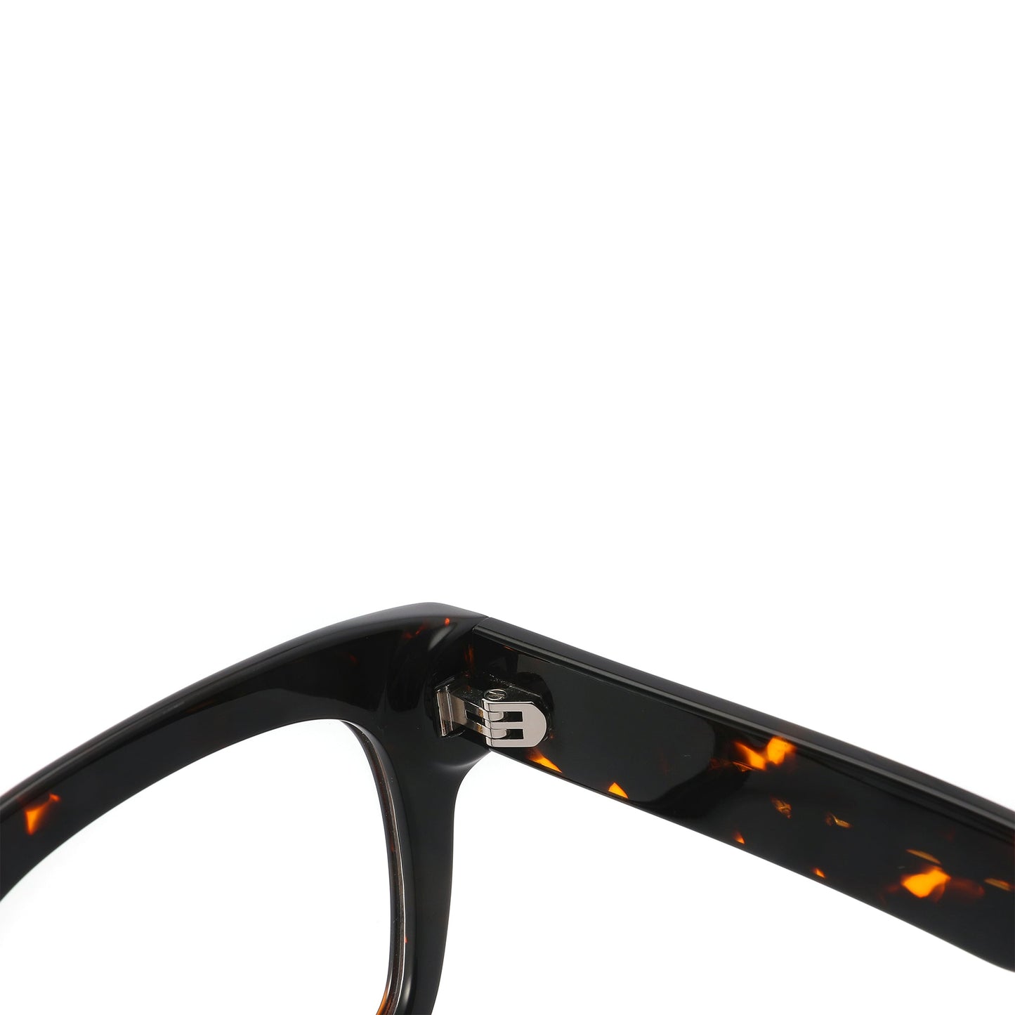 Optical Frames in UAE