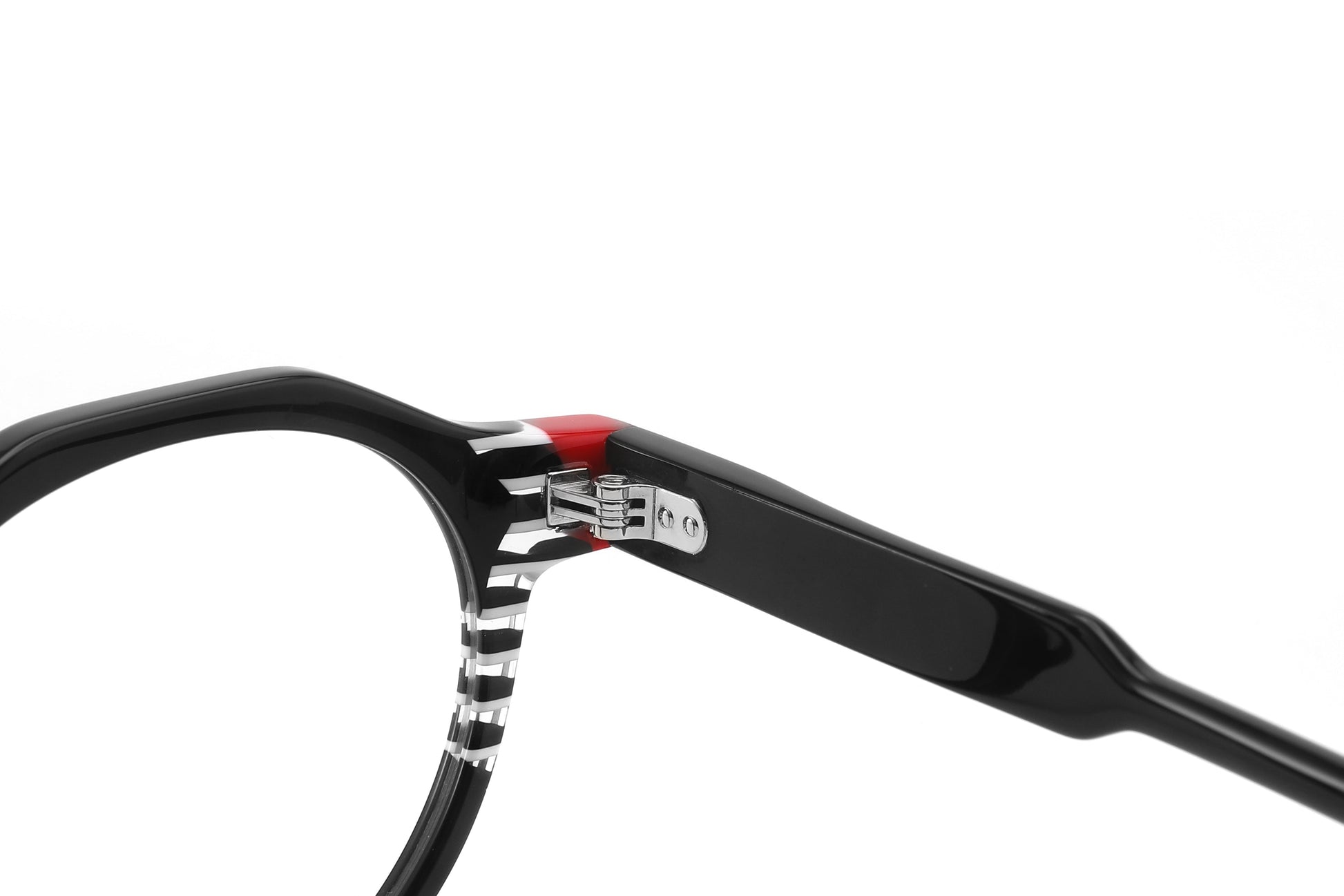 Optical Frames in UAE