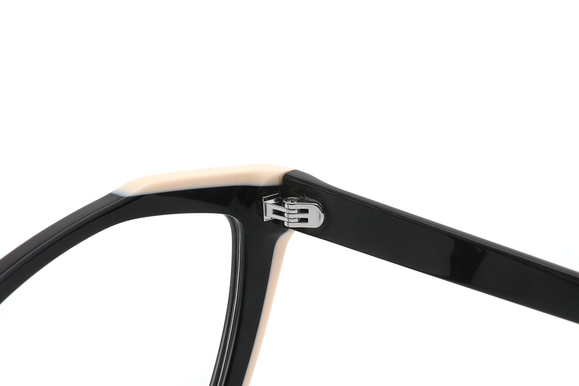 Optical Frames in UAE