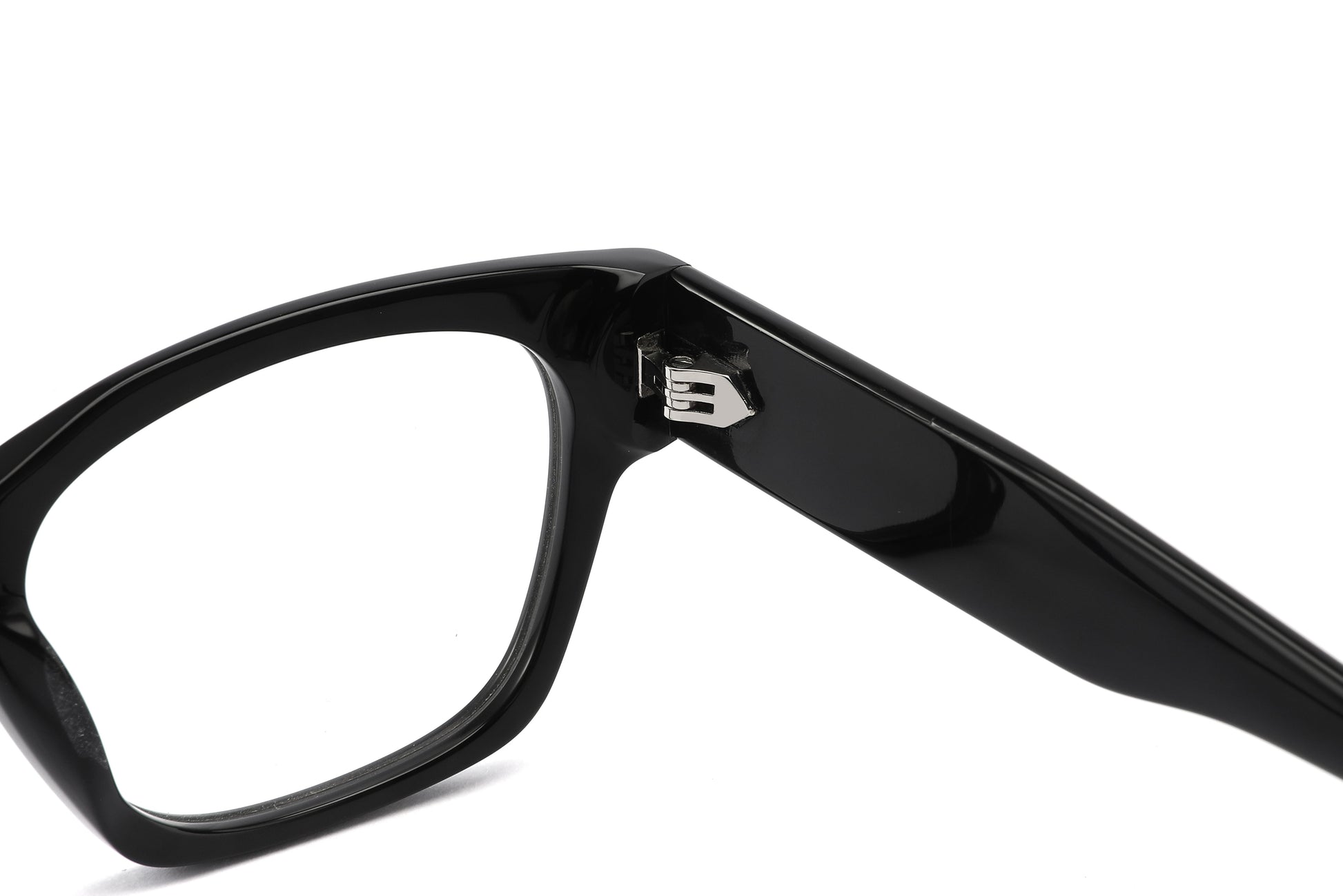 Optical Frames in UAE