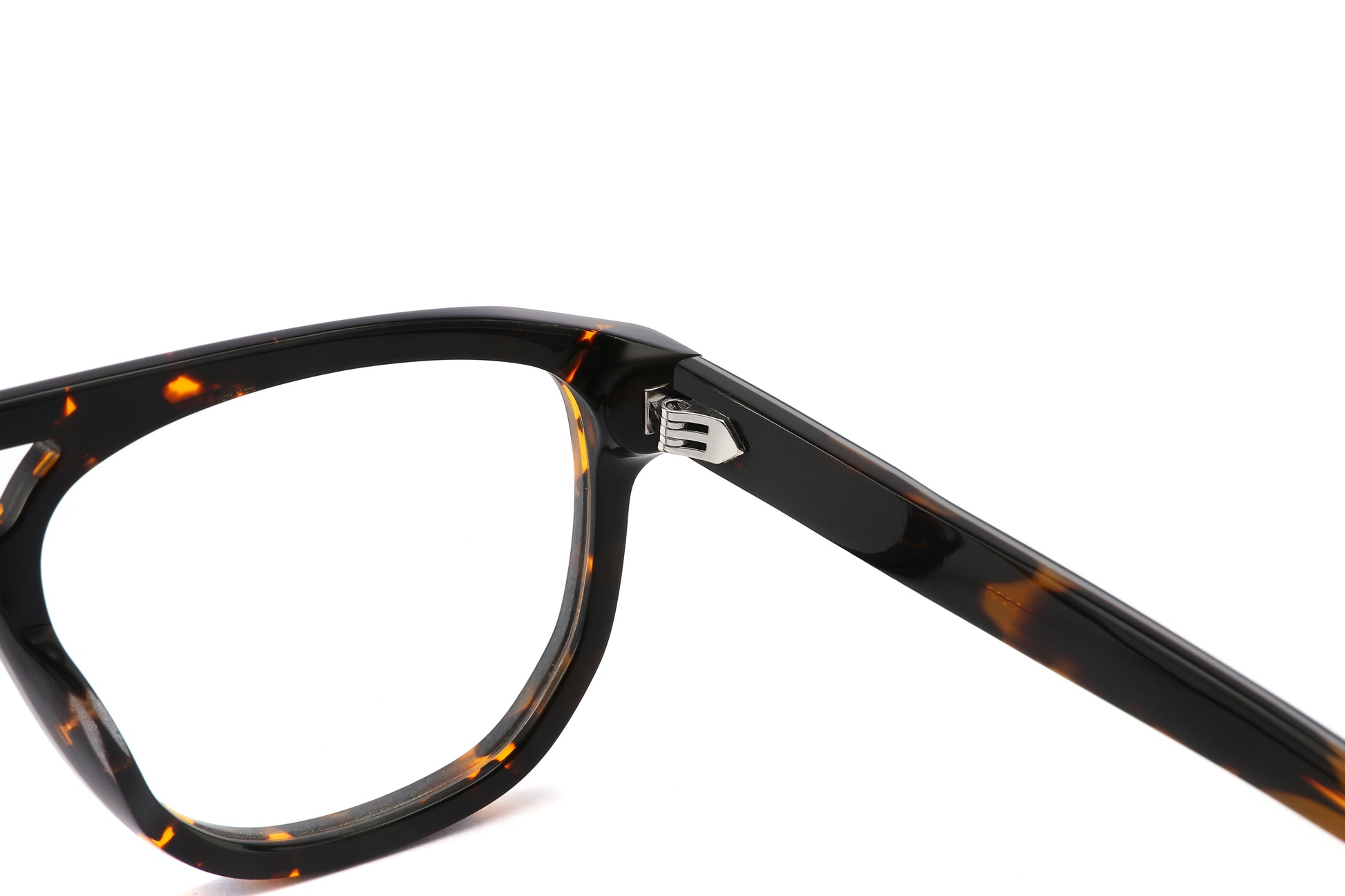 Optical Frames in UAE