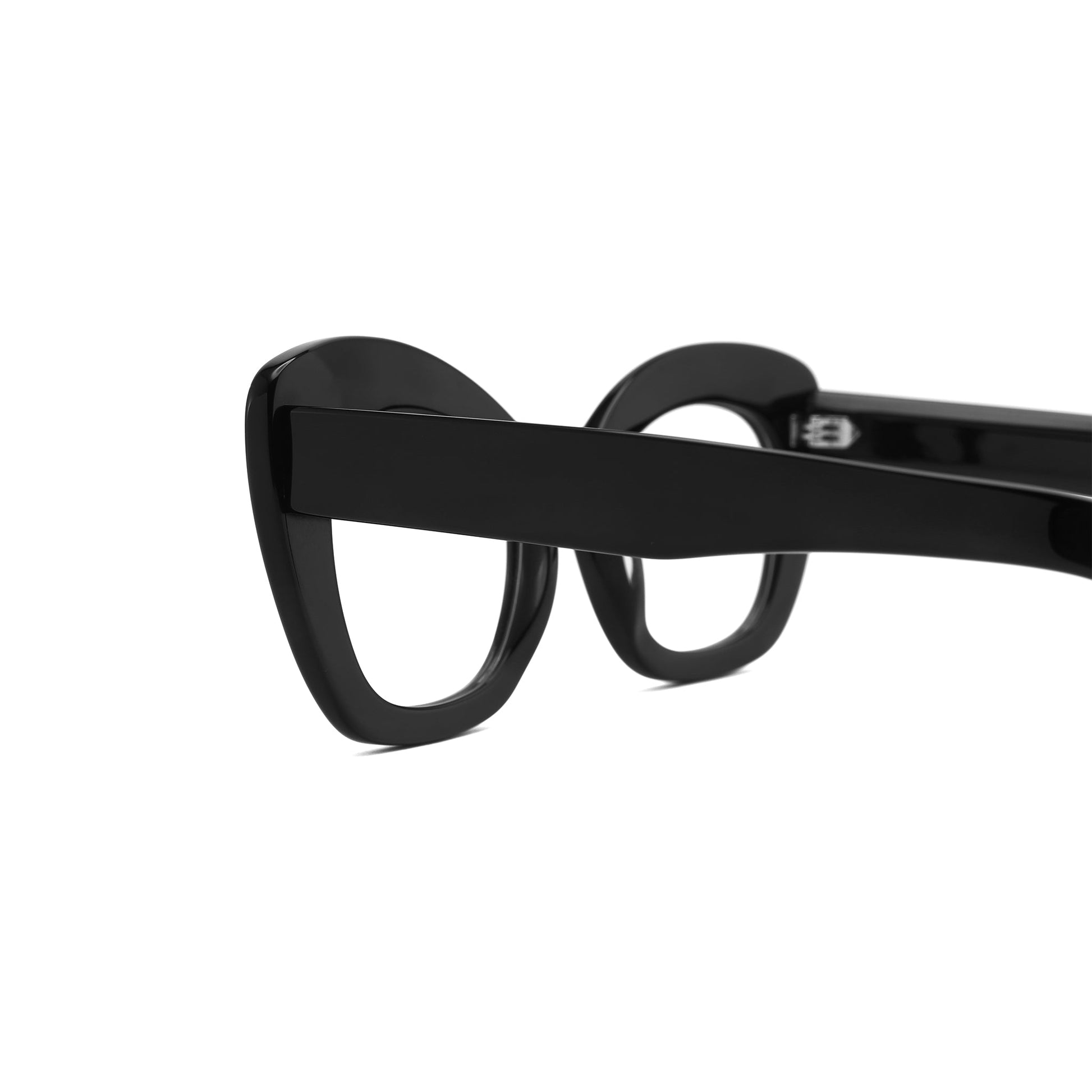 Optical Frames in UAE